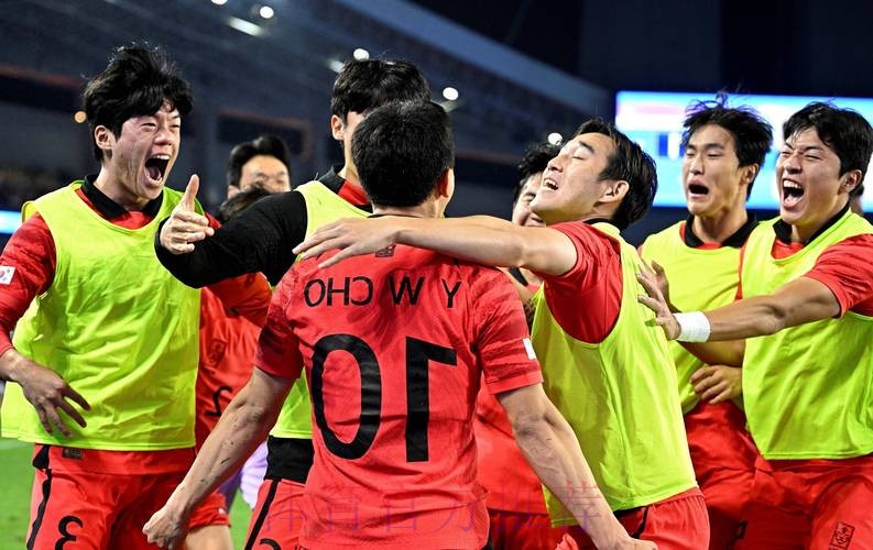 全队拼命曾诚神勇 东亚杯男足0-0战平韩国 全队拼命曾诚神勇 东亚杯男足0-0战平韩国